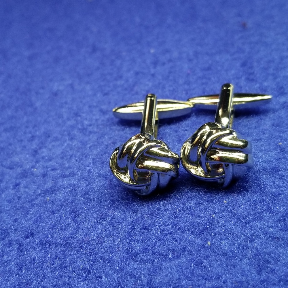 Elegant Vintage love knot Silver Tone Cuff links